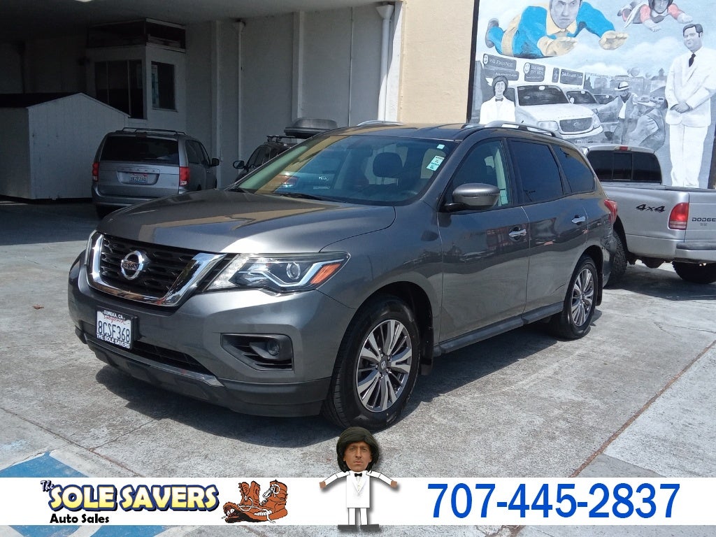 2018 Nissan Pathfinder FWD S in Gray — front three-quarter view
