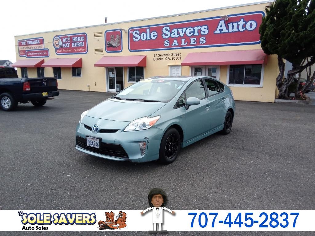 2015 Toyota Prius 5dr HB Two (SE) in Green — front three-quarter view