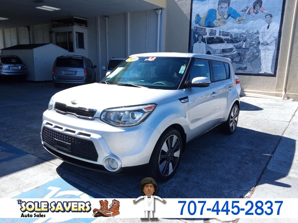 2015 Kia Soul ! (Exclaim) in Silver — front three-quarter view